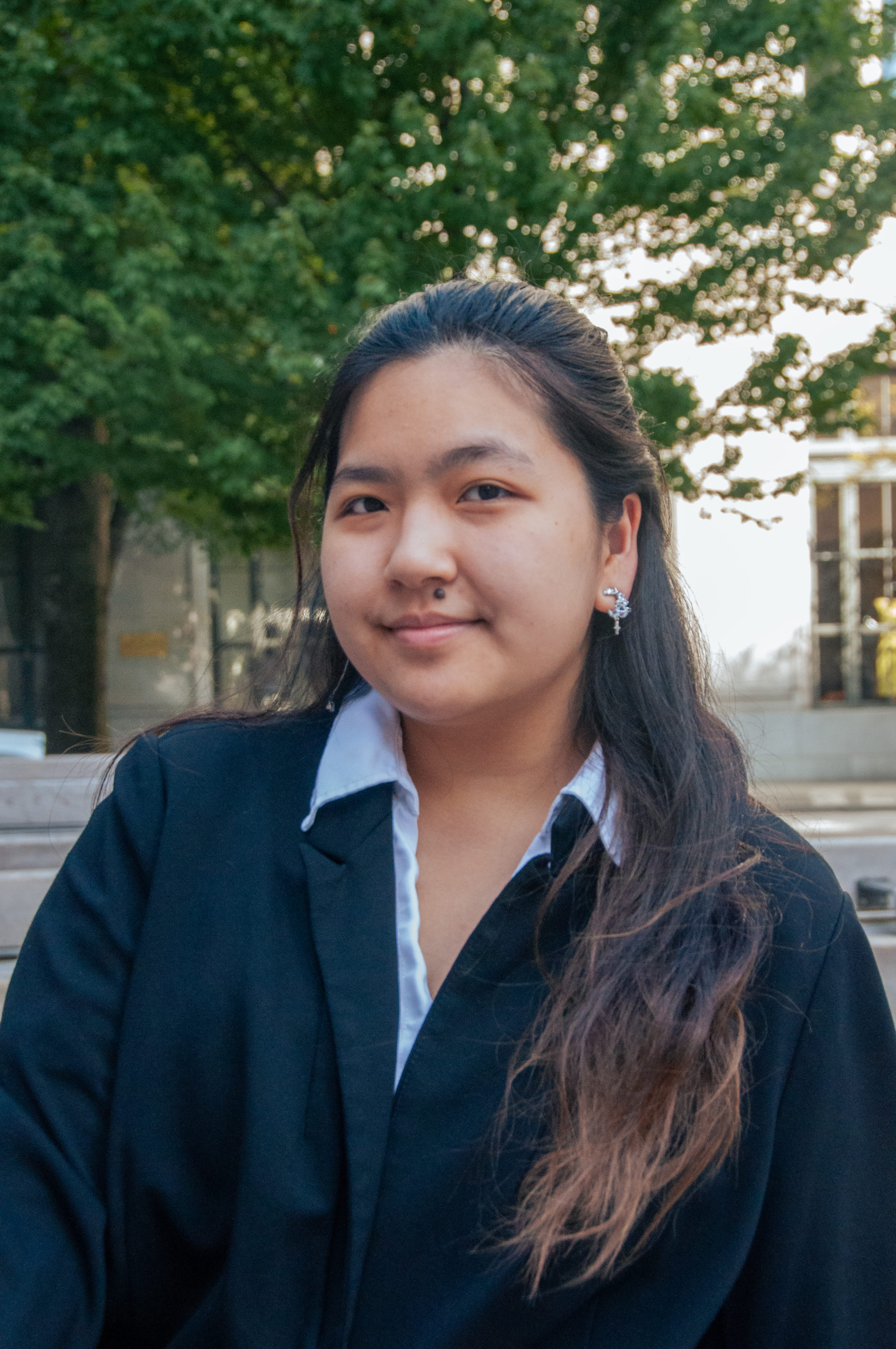 Vanessa Chen portrait - Click to view LinkedIn